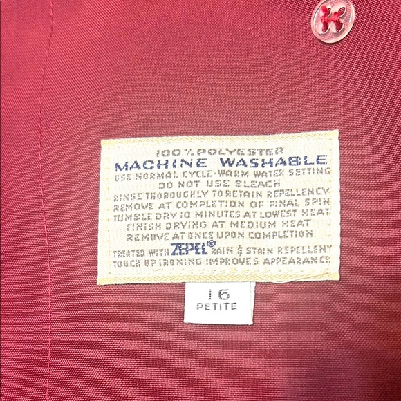 Vintage Misty Harbor Elegant Burgundy Button-Up Trench Coat Excellent Condition - Picture 7 of 9